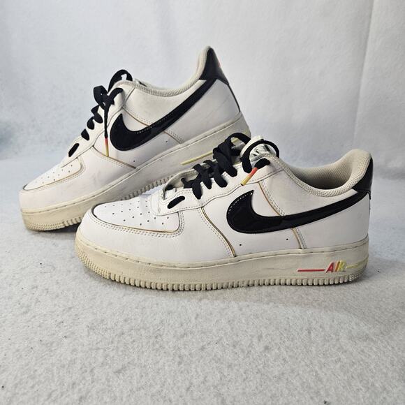 NIKE AIR FORCE Men Sz 10 Black Trim White - Picture 1 of 7